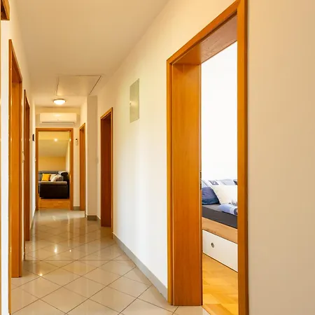 In The Village דירה Petrovče